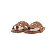 Sandalia FRIDA SOFT de Pepe Jeans en color marrón, con tiras cruzadas acolchadas y suela anatómica tipo bio.
